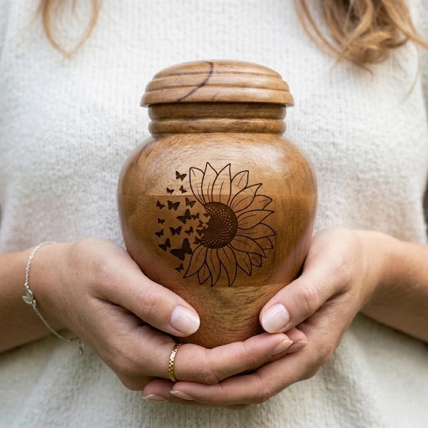 Handgefertigte Urne aus Holz | Sonnenblumen-Schmetterling als Erinnerungsstück an die Asche