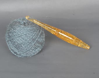 Handmade Ergonomic Resin Crochet Hook (3mm-12mm)
