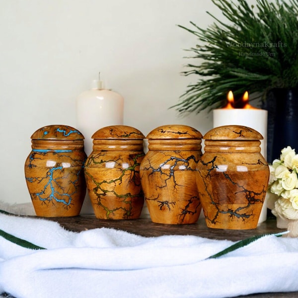 Set mit 4 Mini-Urnen aus Holz, personalisierte Erinnerungs-Urne