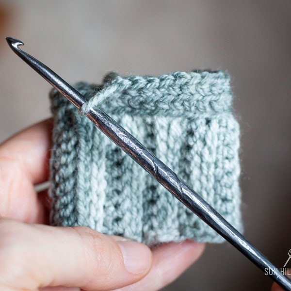 Hand Forged Crochet Hook, Handmade Metal Crochet Hook, Ergonomic Crochet Needle 4 mm - 4.5 mm, Blacksmith Traditional Craft