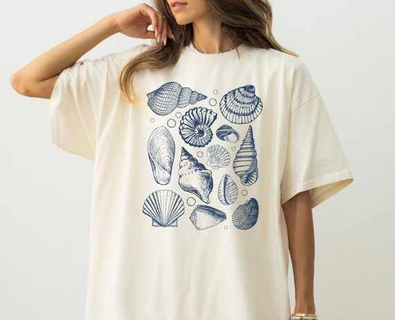 Sea Shell T-Shirt, Vintage Beach Shirt, Ocean TShirt, Summer Shirt, SeaShell Lover Gift, Beachy Vibes, Vacation Shirt, Aesthetic 90s Tee