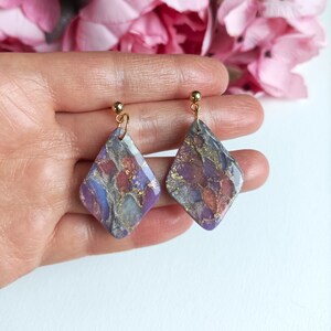 0103/ Pendientes de arcilla, Pendientes de arcilla polimérica de piedra sintética, Pendientes colgantes, Joyas de mármol, Ligero, Hecho a mano, Pendientes de primavera, Pendientes de boda imagen 3