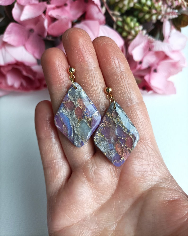 0103/ Pendientes de arcilla, Pendientes de arcilla polimérica de piedra sintética, Pendientes colgantes, Joyas de mármol, Ligero, Hecho a mano, Pendientes de primavera, Pendientes de boda imagen 1