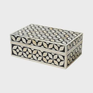 Black Bone Inlay Jewelry Box: Handmade Geometric Keepsake Storage