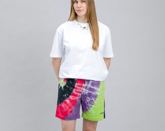 Handgefertigte Batik Jogger-Shorts aus Bio-Baumwolle mit Taschen