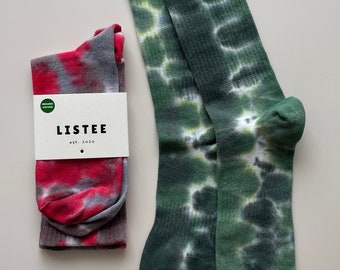 Chaussettes tie-dye unisexe, Chaussettes colorées teintes à la main pour cadeaux, Détails de la tenue, cadeau pour elle, Deux tailles, Chaussettes en coton biologique respectueux de l'environnement