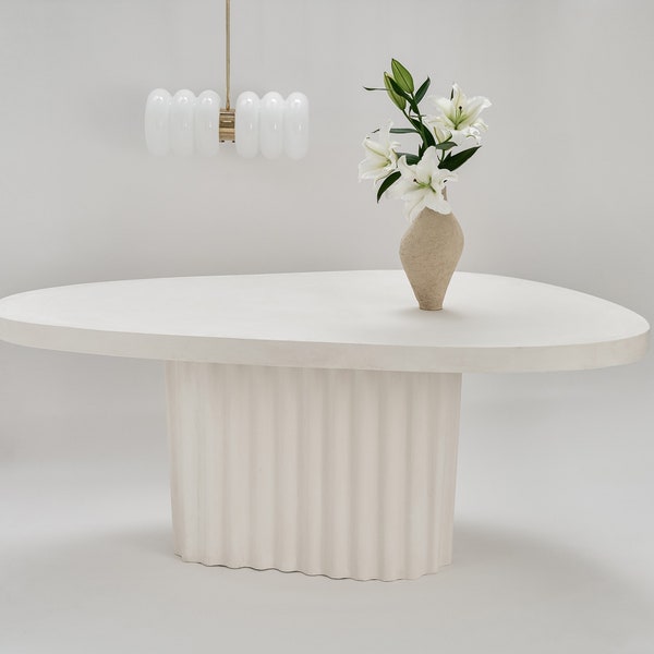 Table à manger blanche de forme organique sur pied ondulé | unique, design, asymétrique, irrégulier, blanc/beige/ivoire