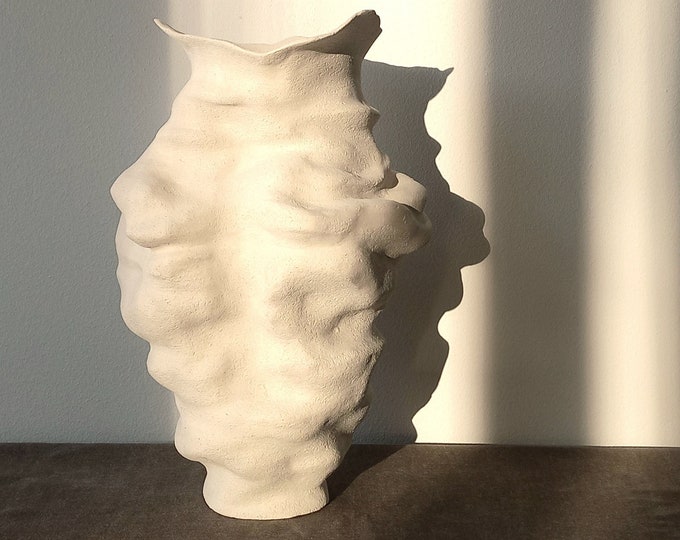 Ceramic vase | Stoneware ceramic flower vase | Sculptural vase