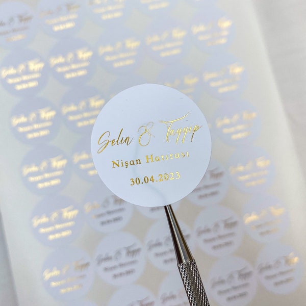 Runde Personalisierte Sticker-Papiersticker-Weiß für Hochzeit oder Verlobung mit Initialen in einem eleganten, minimalen Stil|Vinyl Sticker