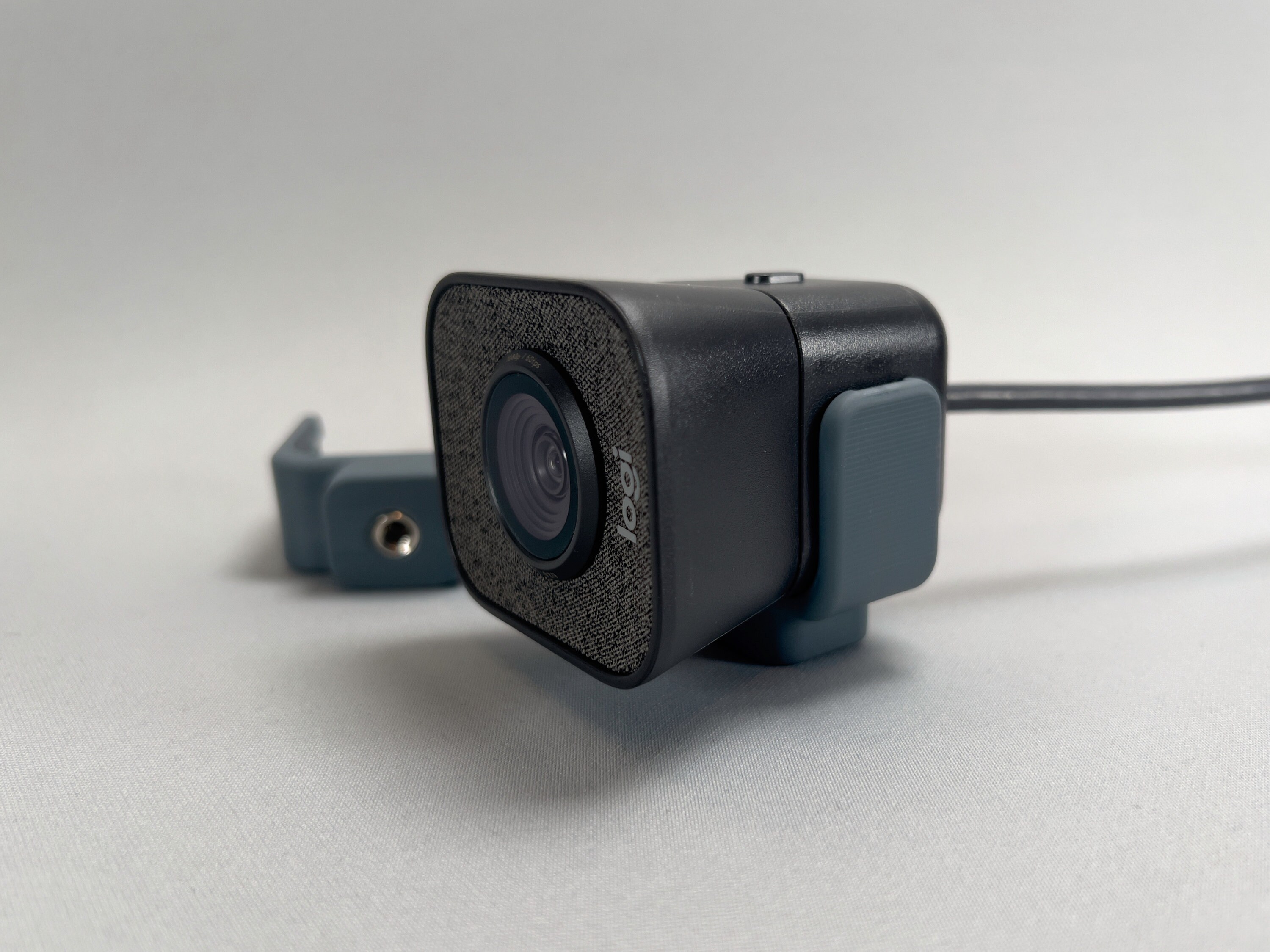 Logitech Streamcam Tripod Mount With a 1/4 Inch Metal Thread in Space