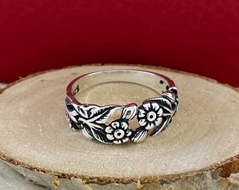 Flower Band Silver Ring, Flower Boho Ring, Flowers Wreath Ring, 925 Sterling, Floral Silver ring, Floral Jewelry, Nature Ring