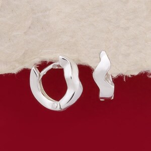 Zig Zag Loop Silver Earrings, Sterling 925 Silver Curve Earrings, Zig Zag Earrings, Clean Silver Curve Shape Earring, Silver Loops