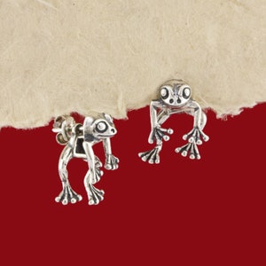 Frog Stud Silver Earrings, Frog Earrings Sterling 925 Silver, Frog Jewelry, Frog Gift, Animal Earrings, Animal Jewelry