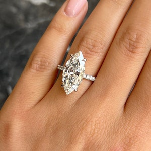 Huge Marquise Cut 5.25 Carat IGI Certified F Color VS1