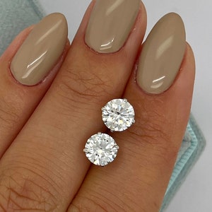 COLLECTION GOODS VVS1 Clarity D color Round Cut Ideal 2 Carat Total Weight IGI Certified Lab Grown Diamond Stud Earrings 14k Gold 4 Prongs