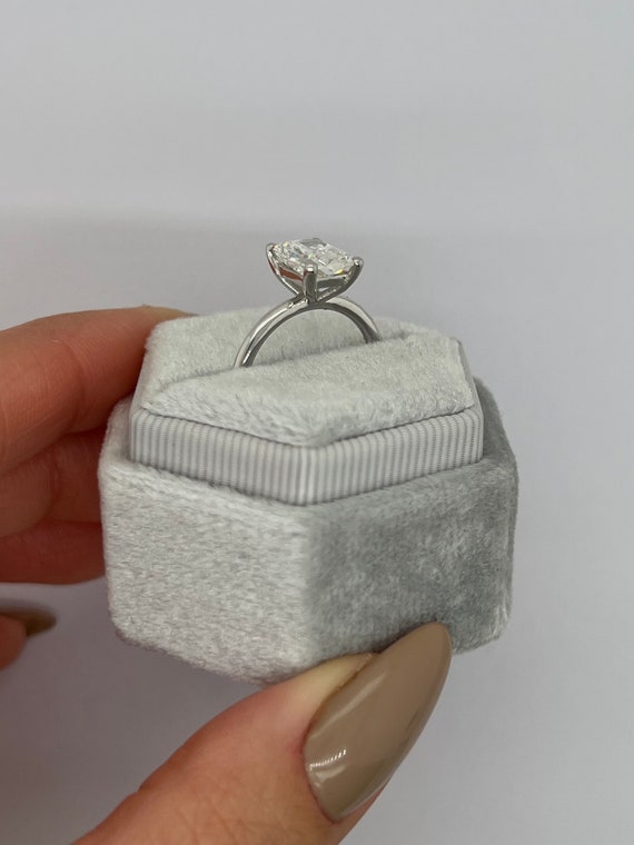 Radiant Cut 1.5 carat F Color VVS2 Clarity IGI Certified Elongated Radiant Cut Lab Grown Diamond Solitaire Engagement Ring Solid 14k Gold