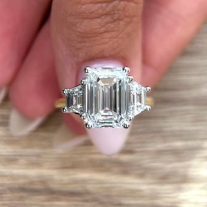 Bague de fiançailles spéciale trois pierres diamant cultivé en laboratoire, couleur D VVS2 certifiée IGI bicolore, 5 carats, trapèzes latéraux