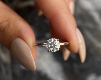 D Color VVS1 Clarity Round Cut 1 Carat  IGI Certified Lab Grown Diamond Solitaire Engagement Ring Solid 14k Gold