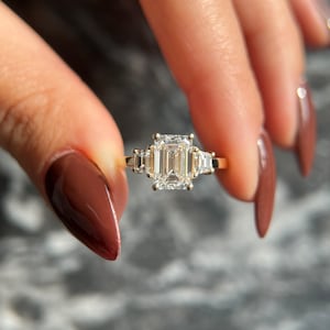 VVS1 Clarity D Color Emerald Cut 2.5 carat IGI Certified Lab Grown Diamond Three Stone Engagement Ring, Side Trapezoids, Handmade Solid Gold