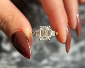 VVS1 Clarity D Color Emerald Cut 2.5 carat IGI Certified Lab Grown Diamond Three Stone Engagement Ring, Side Trapezoids, Handmade Solid Gold