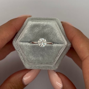 D Color VVS2 Clarity Round 1 karaat IGI Certified Lab Grown Diamond Solitaire-verlovingsring 14k goud, IGI Certified Lab Grown Diamond