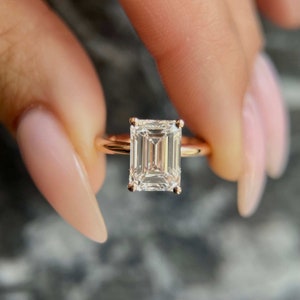 Emerald Cut 2.5 carat IGI Certified Lab Grown Diamond with E Color and VVS2 Clarity, Handmade of Solid 14k Gold Solitaire Engagement Ring