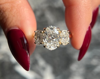Anillo de compromiso con tres diamantes ovalados de 5 quilates cultivados en laboratorio con CVD / Anillo de compromiso ovalado con tres piedras / Color D con certificación IGI, claridad VVS2 / Oro macizo de 18 k