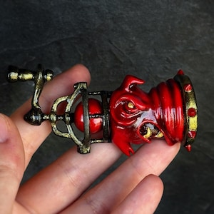 Brooch Alice: madness returns pepper grinder
