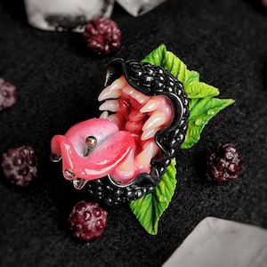 Brooch carnivorous berry toothy blackberry