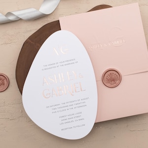 Faire-part de mariage rose poudré avec feuille d'or rose - Carte ovale et enveloppe en relief - Parure de mariage élégante et romantique, enveloppe rose poudré