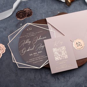 Juego de invitaciones de boda acrílicas, lámina de oro rosa, sobre rosa, invitación personalizada transparente, tarjeta de boda de lujo personalizada.