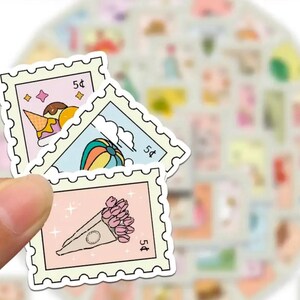 Paquete de 5-50 pegatinas de sellos de coqueta, calcomanías de franqueo misteriosas y coloridas, pegatinas de vinilo para botellas de agua, portátiles, Kindle y equipaje.