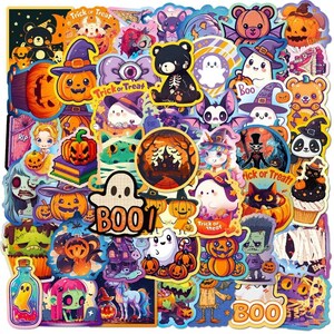 Ensemble de 50 autocollants effrayants et mignons sur le thème d'Halloween : fantômes, citrouilles, Frankenstein, sorcières et chats noirs pour la décoration