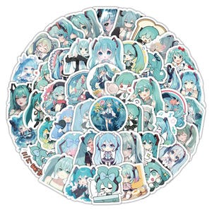 Puede incluir: Un conjunto de 50 pegatinas de personajes de anime coloridos con una chica de pelo azul con varias expresiones y poses. Las pegatinas est&aacute;n impresas en papel brillante y son perfectas para decorar port&aacute;tiles, botellas de agua, cuadernos y mucho m&aacute;s.