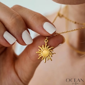 Collana con ciondolo Sole oro, Collana boho sole gold, Radiant Solar Pendant, Sunshine necklace, gioielli boho natura, regalo per lei