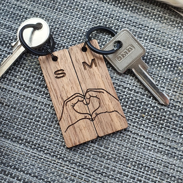 Paar Schlüsselanhänger aus Holz | Brautpaar | Hochzeit | Hochzeitstag | Jahrestag | personalisiertes Geschenk Freundin Freund Frau