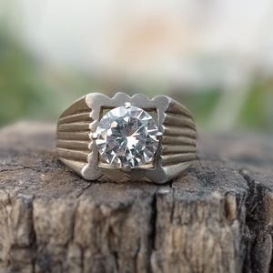 Moissanite Men&#39;s Ring, Genuine Moissanite Ring for Him, Round Moissanite Ring for Men, Gifts for Him, Dainty Moissanite Ring, Gift for Him