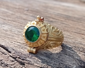 Emerald Secret Pill Box Ring, 925 Sterling Silver Plated