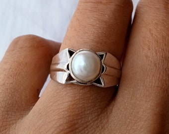 Round Shape Pearl Ring, Star Shape Mens Silver Ring, Mid Finger Silver Ring, Bezel Set Pearl Ring, Gift for my boyfriend, White Pearl Ring