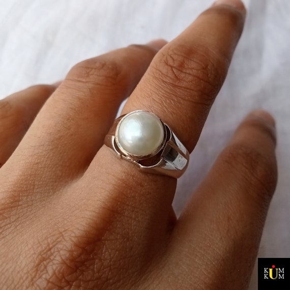 White Mother of Pearl Stone Mens Silver Oval Ring » Anitolia