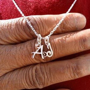Personalisierte zwei Initial Halskette mit kleinem niedlichen Herz, 925 Sterling Silber erste Halskette, personalisierte zwei Initial Halskette, Minimaler Schmuck