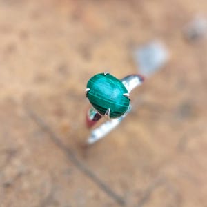 Beautiful Natural Malachite Ring, 925 Sterling Silver Ring, Green Gemstone Ring, Oval Malachite Ring for Her, Women Statement Ring
