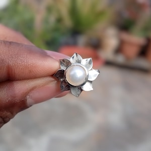 Genuine Pearl Ring June Birthstone Ring Natural Freshwater Pearl Engagement Ring Best Friend Ring Promise Ring for Her Nature Lover Ring