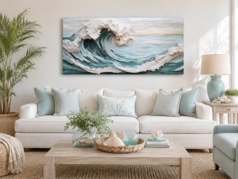 Peut inclure: Une &oelig;uvre d'art murale rectangulaire repr&eacute;sentant une vague oc&eacute;anique d&eacute;ferlante en relief textur&eacute;. L'&oelig;uvre pr&eacute;sente des nuances de bleu sarcelle profond, de bleu doux et de blanc cr&egrave;me, avec des coups de pinceau sculpt&eacute;s cr&eacute;ant un effet dynamique.