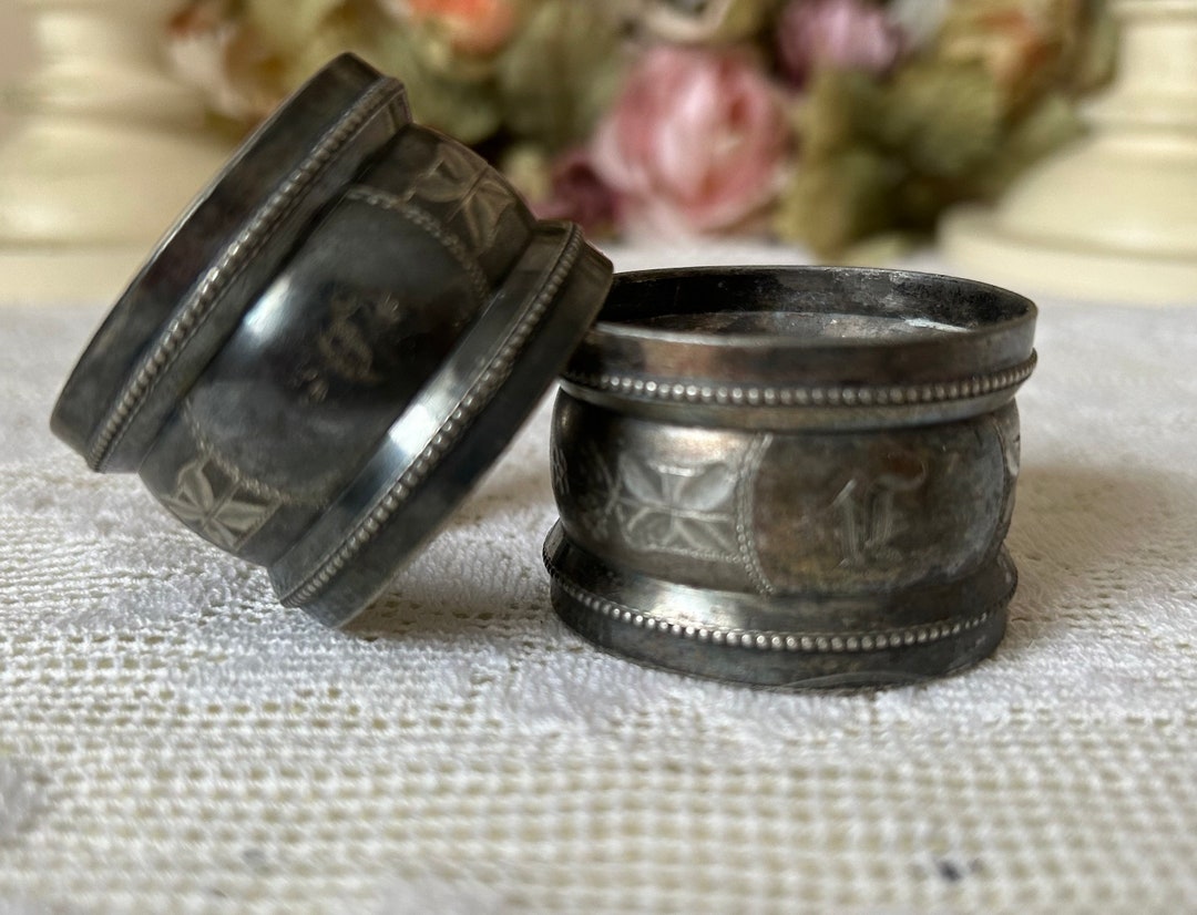 Napkin holder with Poinsettia Vintage