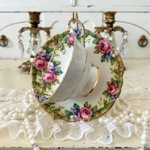 Paragon Majesty the Queen - Etsy