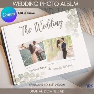 Può includere: Un download digitale per un modello di album fotografico di matrimonio. Il modello presenta un design ad acquerello con foglie di eucalipto e il testo "The Wedding". L'album è progettato per foto in formato orizzontale e misura 11 x 8,5 pollici.