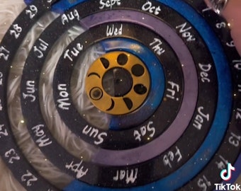 Moon clock