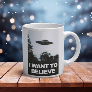 Taza OVNI "Quiero creer" – Taza de café alienígena – Taza inspirada en Expediente X – Regalo para fanáticos de la ciencia ficción – Taza extraterrestre – Regalo para conspiracionistas