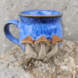 Mug champignon en grès, Mug champignons 3D, tasse en grès, Mug en céramique fabriqué à la main, Mug forêt, motif champignons